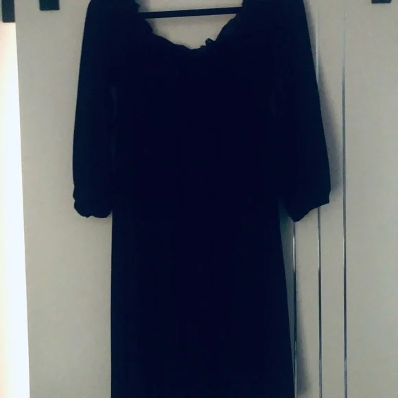 Donna Morgan 8 LBD Special occasion, ruffled neck line off the shoulder Black - Picture 3 of 9